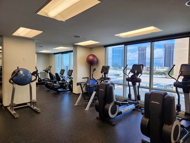 Building Photo - 988 Halekauwila St