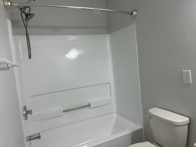 Building Photo - 2052 Darnell Cir