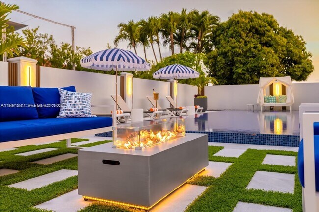 Building Photo - 3221 SW 140th Ave