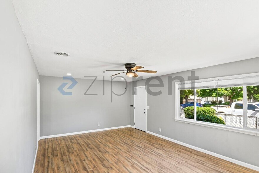 Building Photo - 2732 D St