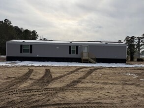 Building Photo - 3 Bed / 2 Bath Rental Available – Loris Area