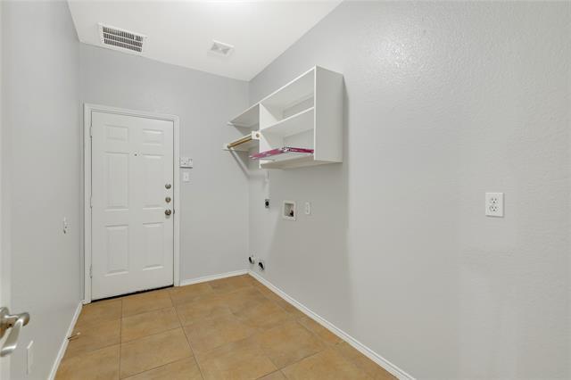 Building Photo - 932 Peach Ln