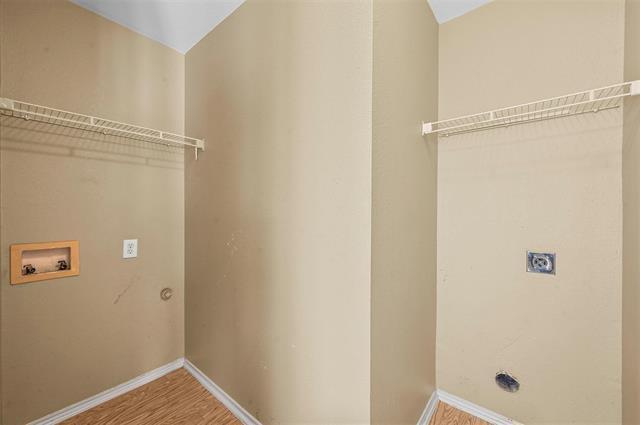 Building Photo - 9229 Chesapeake Ln