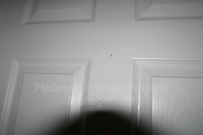 Building Photo - 1212 Brookwood Dr