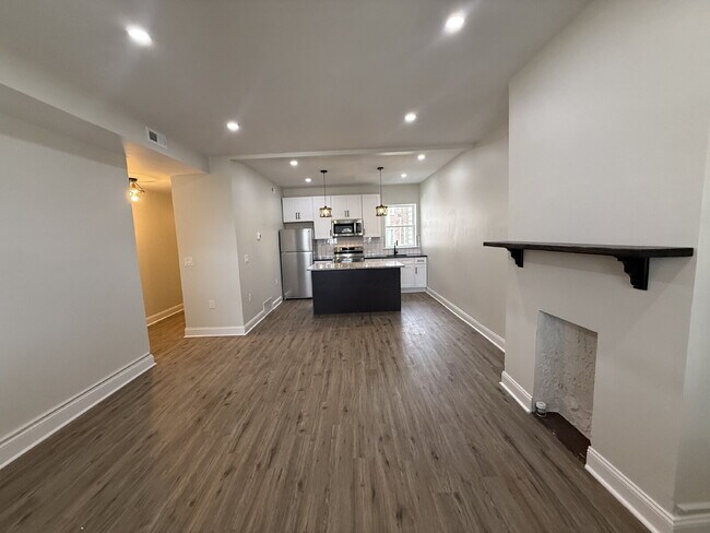 Primary Photo - Renovated 2-Bedroom Apartment in Vibrant U...