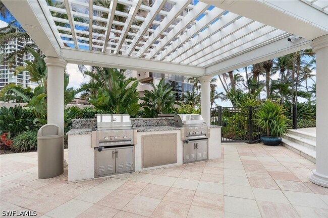Building Photo - 4401 Gulf Shore Blvd N