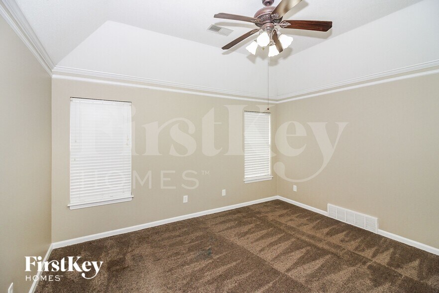 Building Photo - 10148 Cross Valley Dr