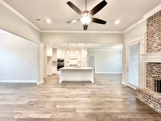 Building Photo - Available Now! Stunning 3 Bedroom 2 Bath i...