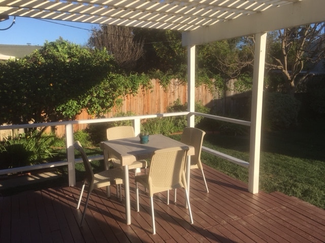 Patio Dining Set for 4 - 14656 Morrison St
