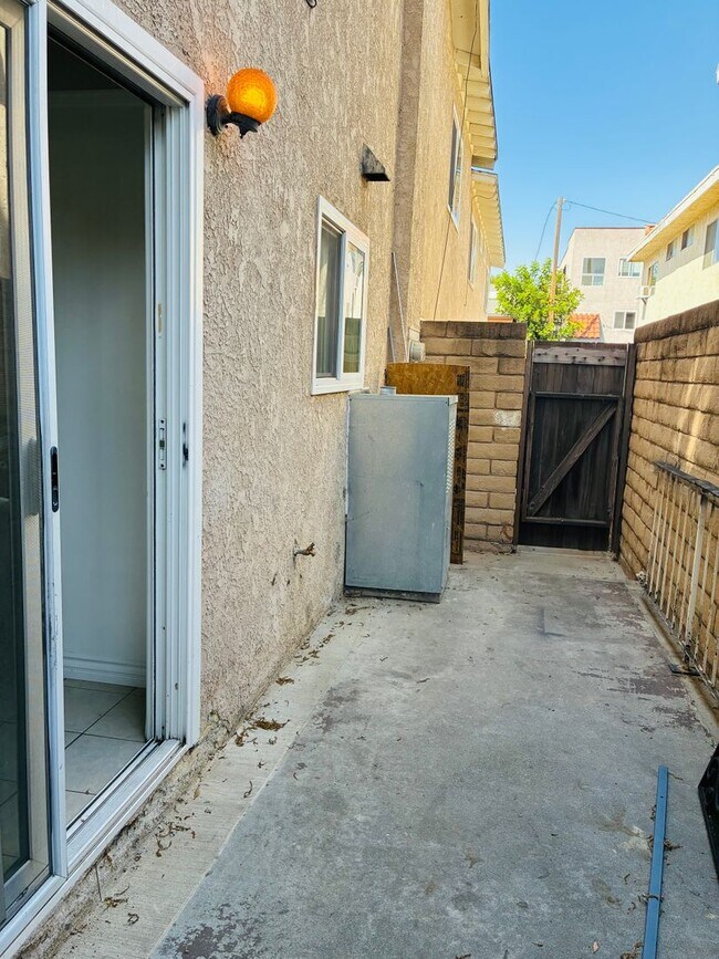 Building Photo - BEAUTIFUL 3 BEDROOM/ 2 BATH- ONE TIME RENTAL