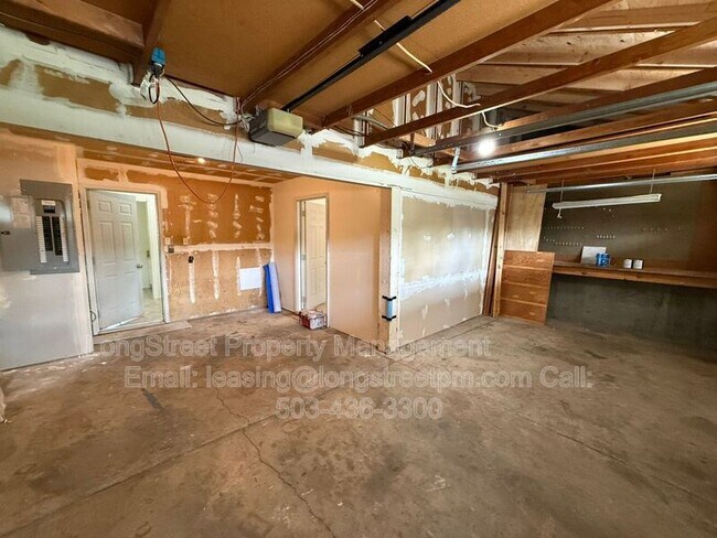 Building Photo - 1634 SW Knollbrook Pl