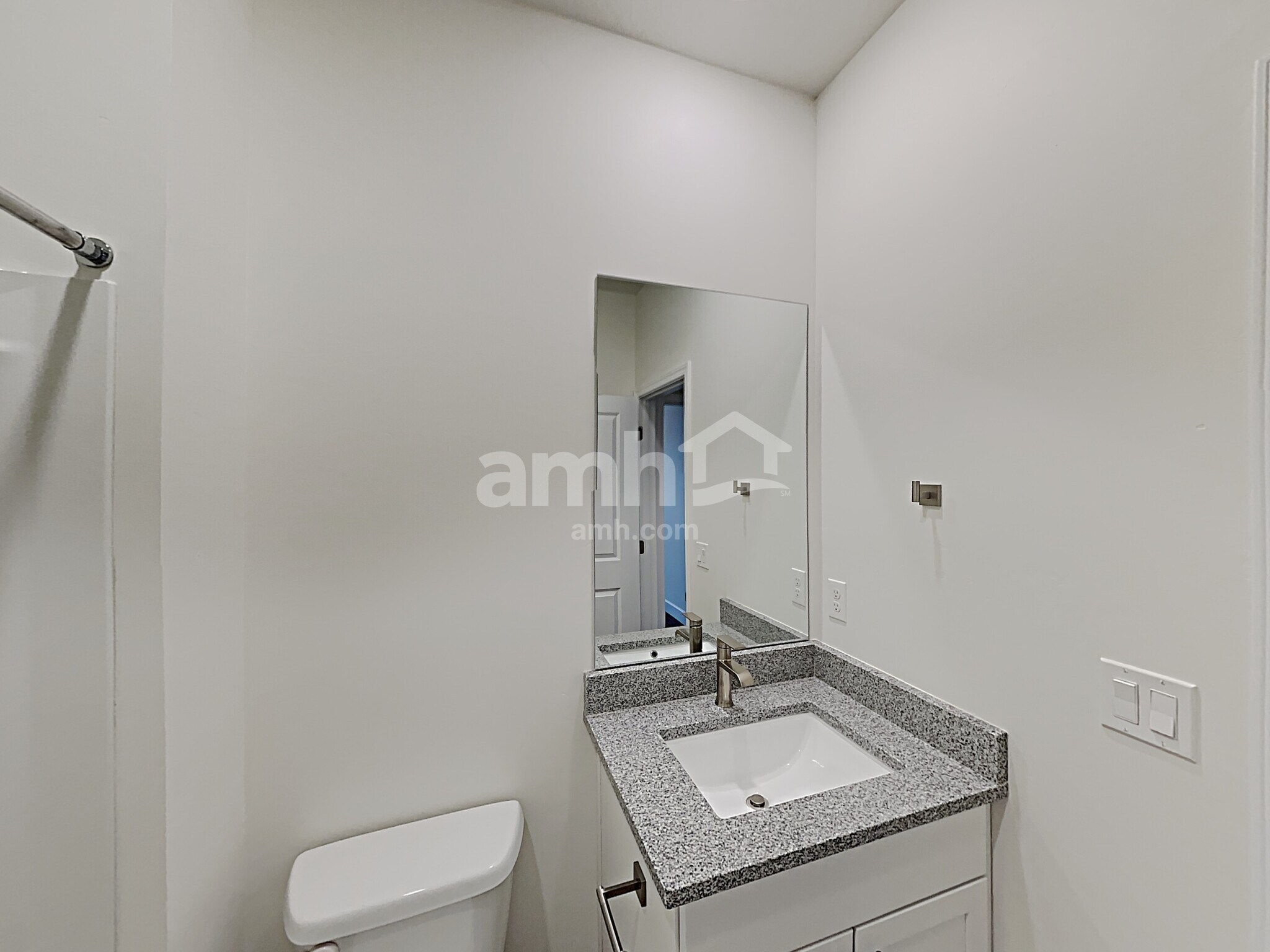 Building Photo - 2415 E Surry Way