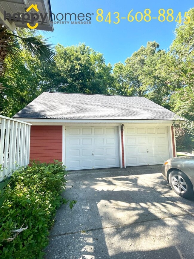 Building Photo - Gorgeous home in an ideal location on Daniel Island