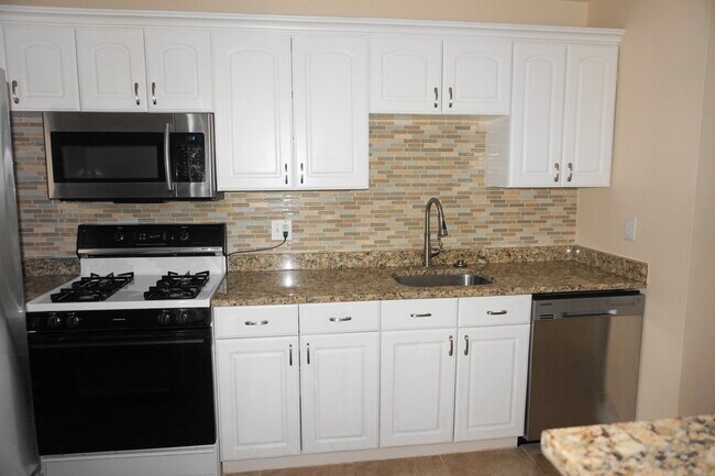 Building Photo - 8564 Gradien Dr