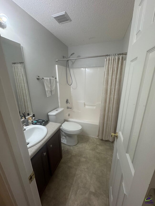 Building Photo - 113 Faybrook Dr