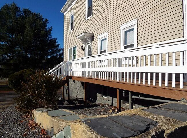 Building Photo - 812 Gray Rd