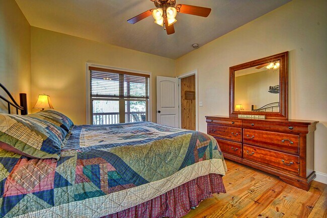 Building Photo - 329 Arrowood Pointe