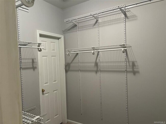 Building Photo - 2230 Wyndgate Dr