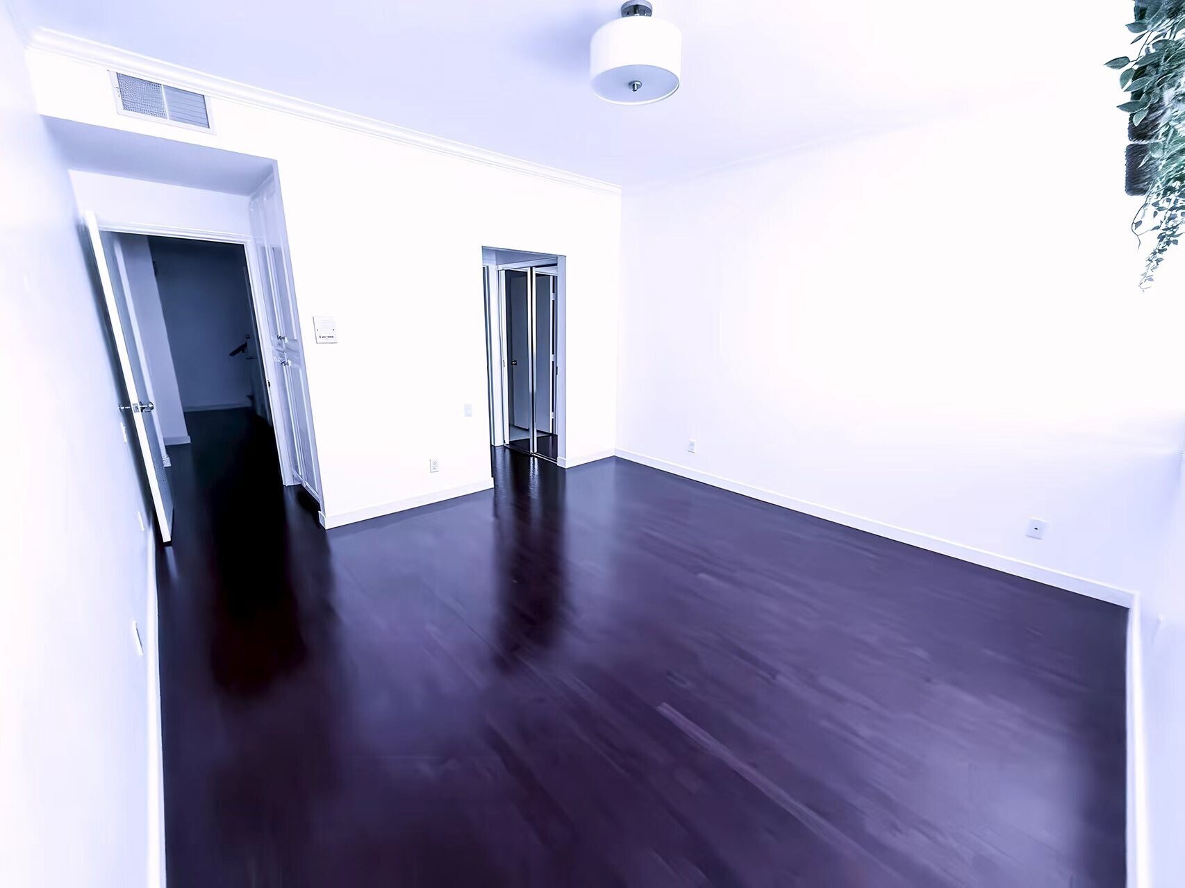 2nd bedroom with double closets - 1120 Granville Ave
