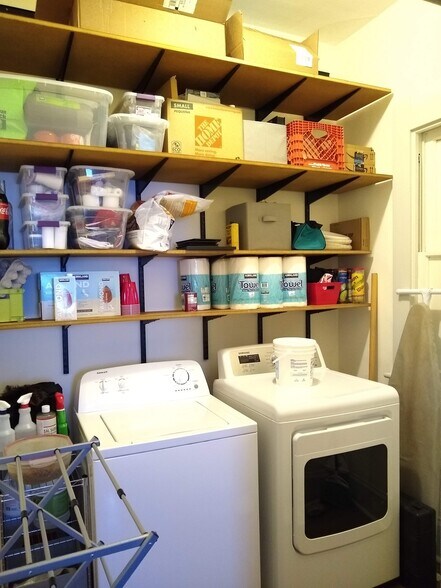 Pantry with washer and dryer - 1131 Lexington Ave