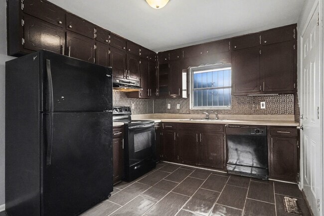 Building Photo - 1147 Oakley Dr