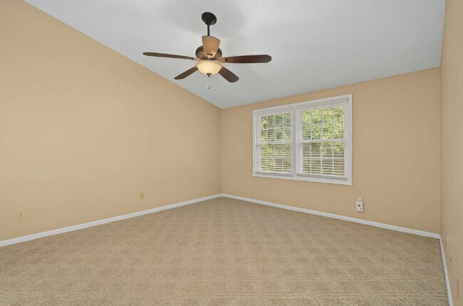 Building Photo - Spacious 4-Bed Oasis with Basement in Cary