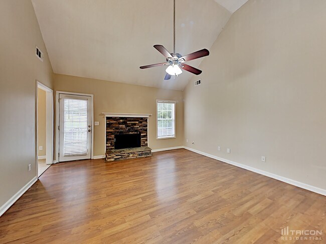 Building Photo - 3180 Willow Park Dr NE