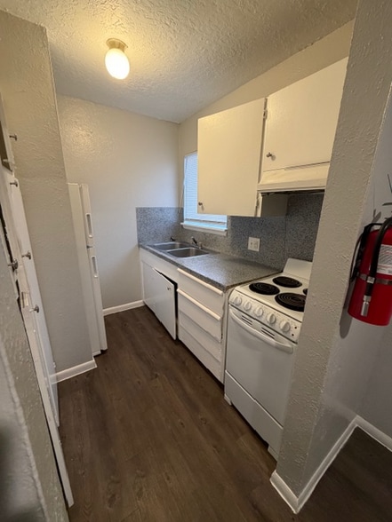 Building Photo - 5220 Weber Rd