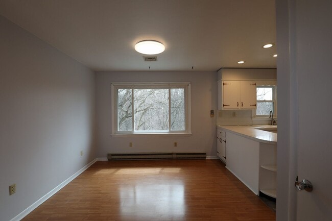 Building Photo - Charming 2-Bedroom Home with Spacious Yard & Sunroom – $1,600/Month