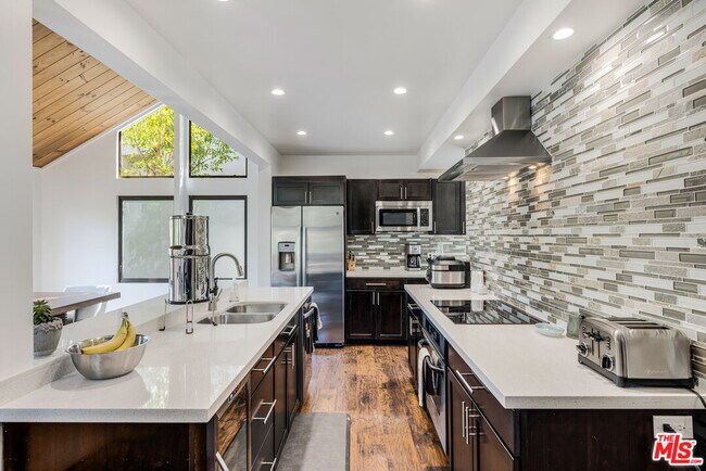 Building Photo - 29127 Triunfo Dr