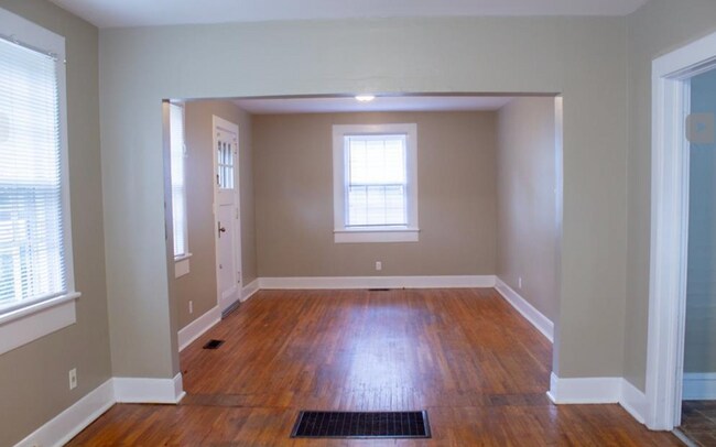 Building Photo - 3 bed 2 bath in Anniston