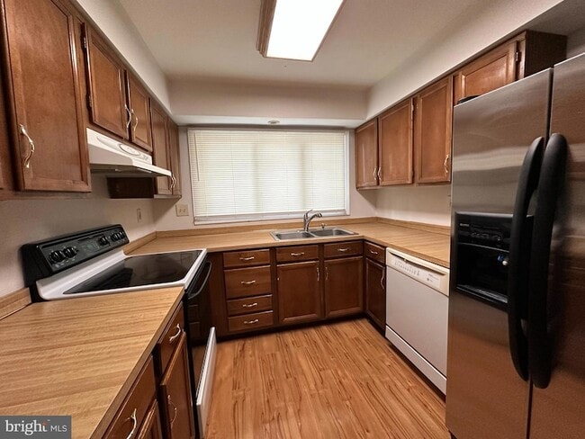 Building Photo - 5405 Delray Dr