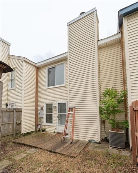 Building Photo - 420 Rennie Ct