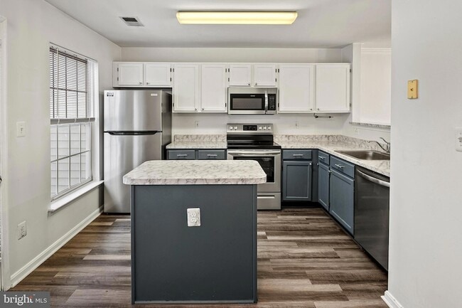 Building Photo - 1710 Fallowfield Ct