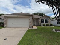 Building Photo - 817 Live Oak Dr