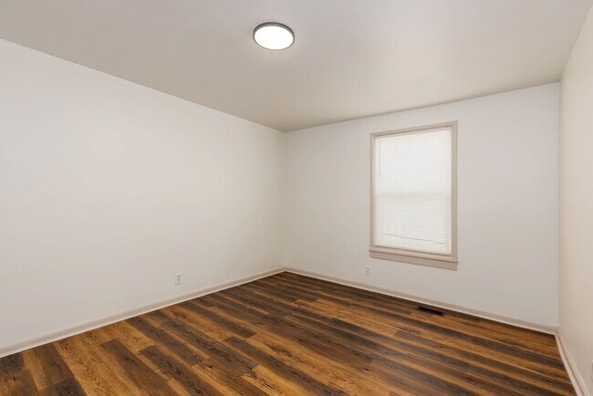 Building Photo - 3 Bedroom, 2 Bath in Birmingham