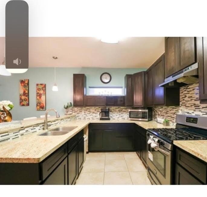 Building Photo - 9916 Natalia Dr