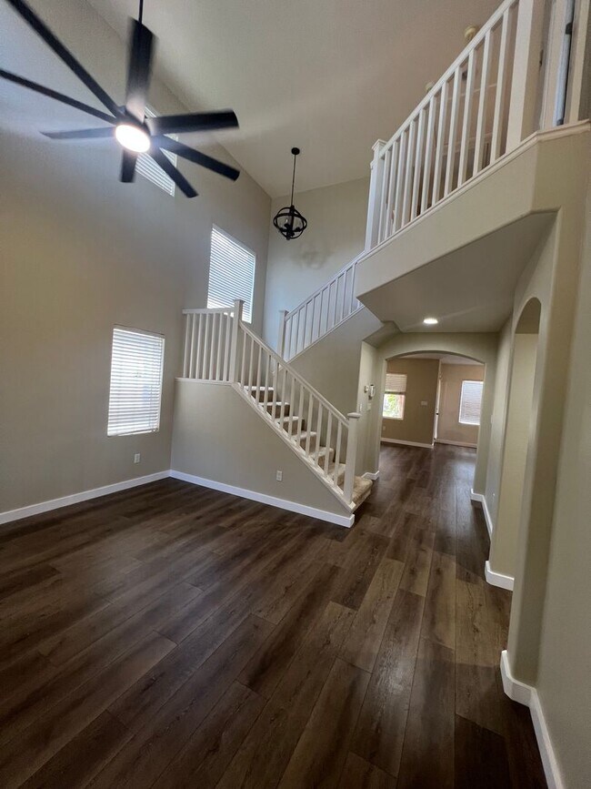 Building Photo - Beautiful 4 Bedroom Home in Ocean Pointe *...