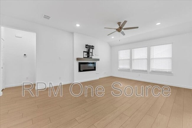 Building Photo - 3709 Palo Pinto Dr