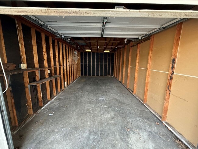 Building Photo - 925 Gellatly St