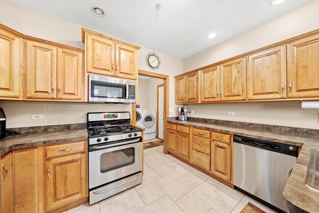 Building Photo - 21341 Windy Hill Dr