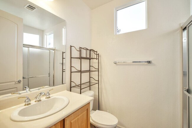 Building Photo - 2585 Portsmouth Creek Ave