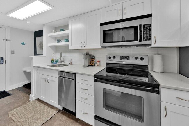 Building Photo - 769 Sundial Ct