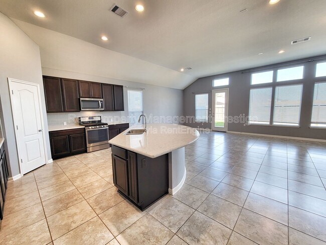 Building Photo - 1618 Cintola Ln