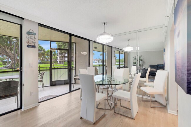 Building Photo - 899 Jeffery St