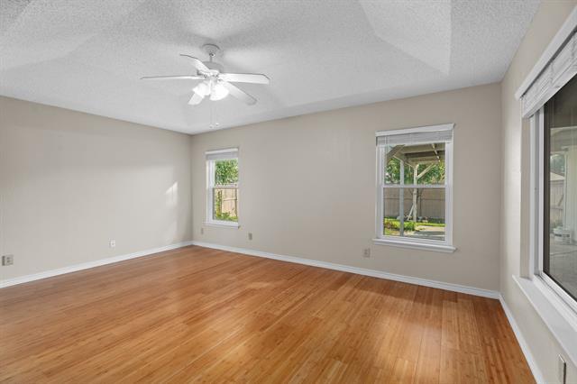 Building Photo - 7114 Lo Chalmers Ln