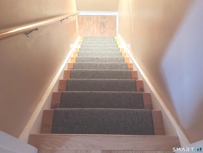 Building Photo - 39 Nash Pl