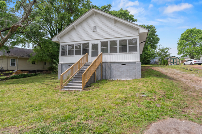 Primary Photo - 341 Manning St