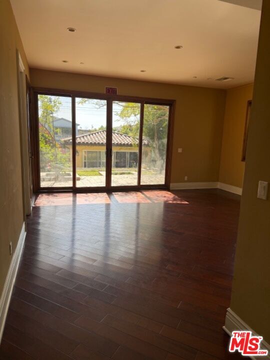 Building Photo - 1126 Yale St