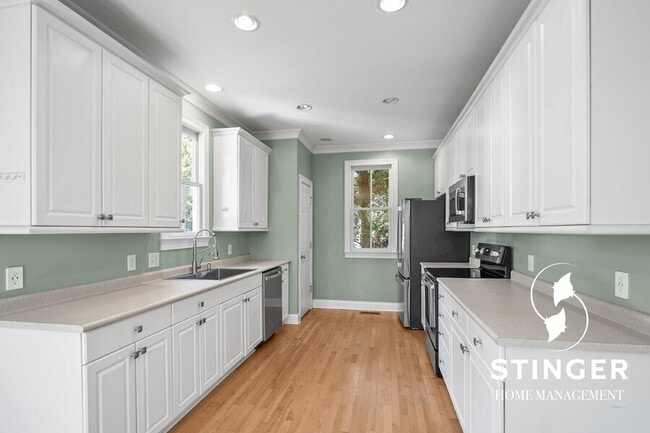 Building Photo - 130 Bartram Dr